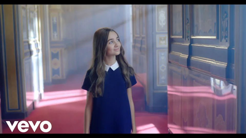 Miniature officielle du clip Angelina — Qui dit mieux ?